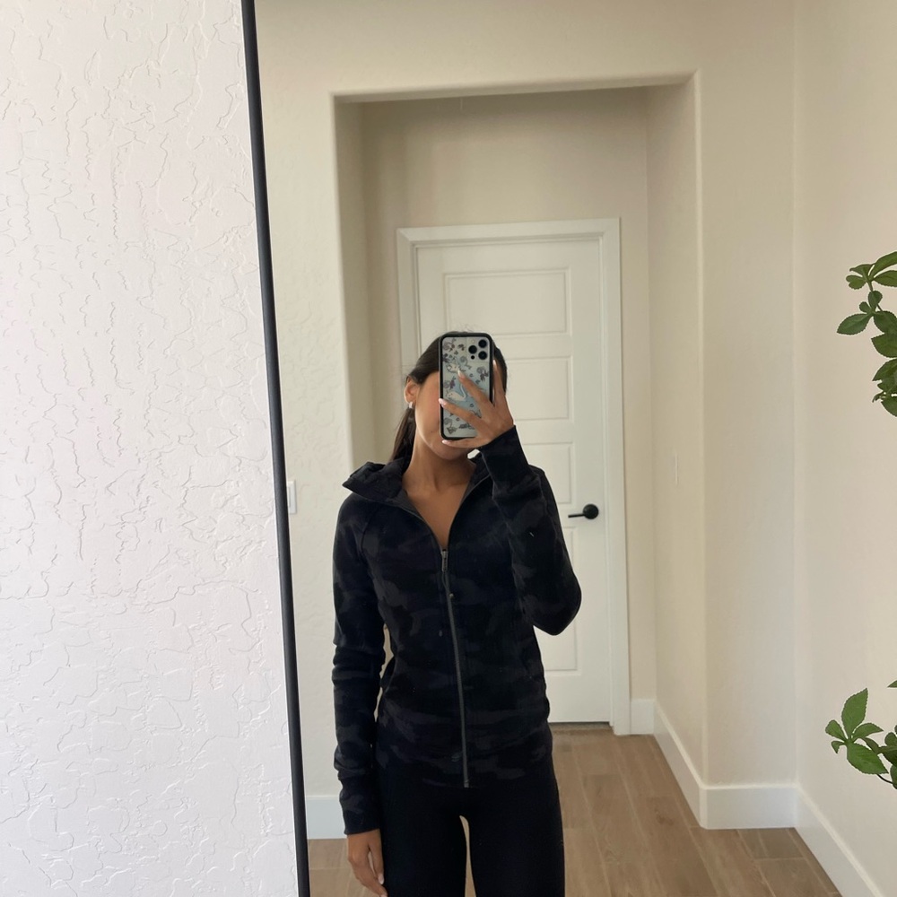 Lululemon zip up hoodie camo
